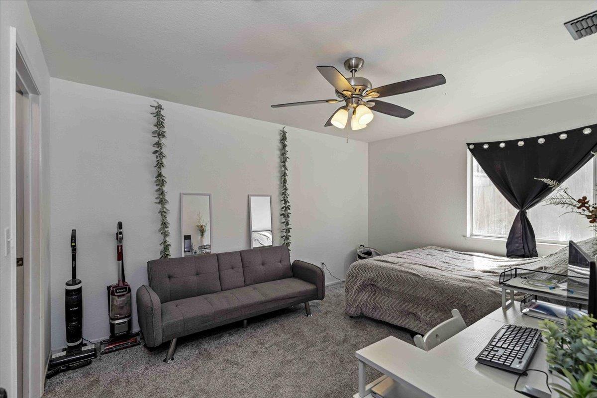 48 Obsidian Dr, Oakdale, CA 95361