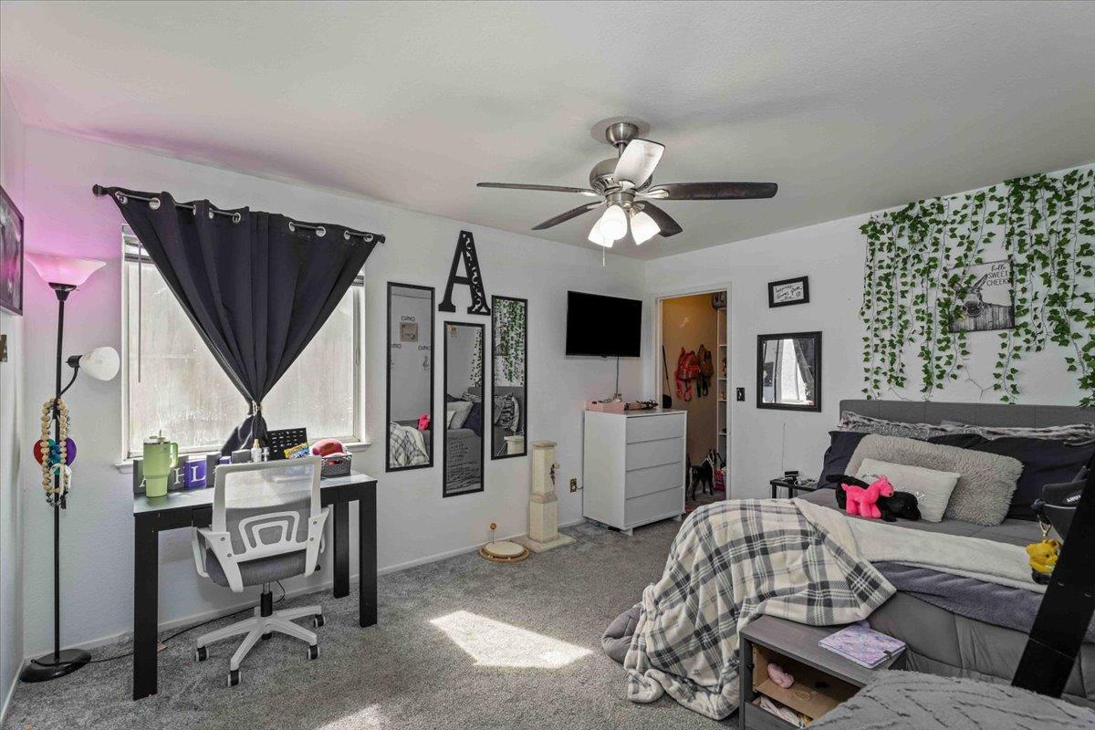 48 Obsidian Dr, Oakdale, CA 95361