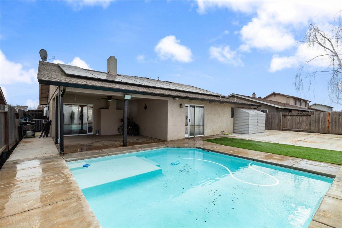 48 Obsidian Dr, Oakdale, CA 95361