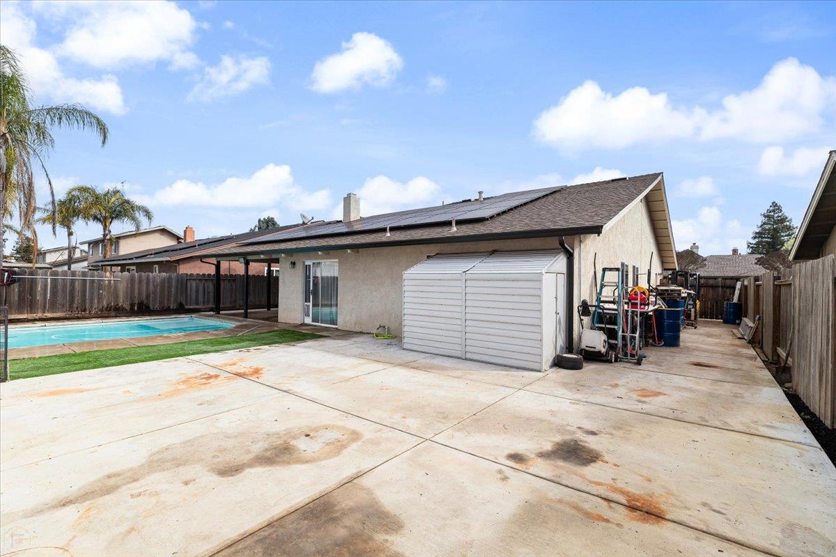 48 Obsidian Dr, Oakdale, CA 95361