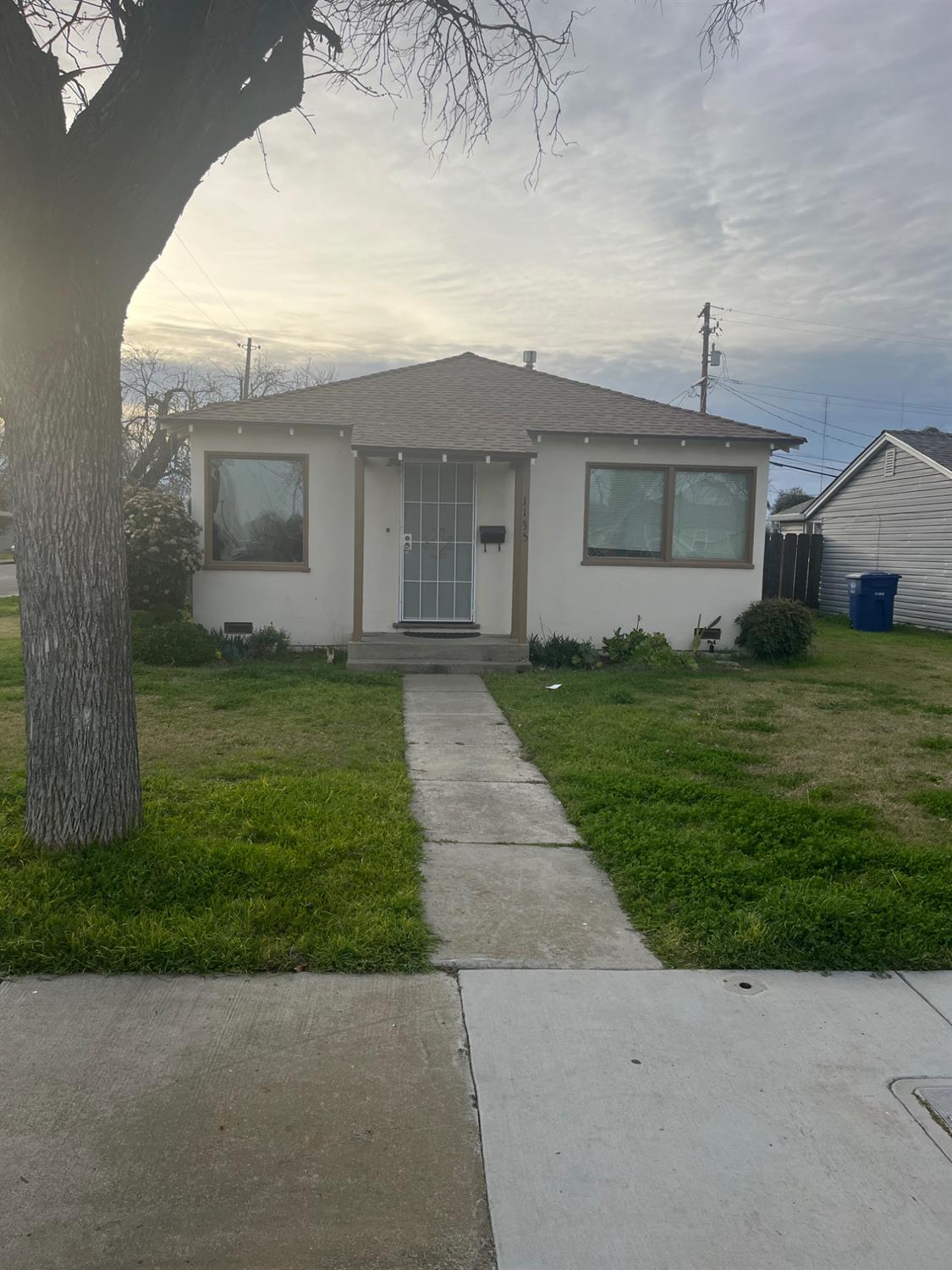 1135 Iowa Ave, Los Banos, CA 93635