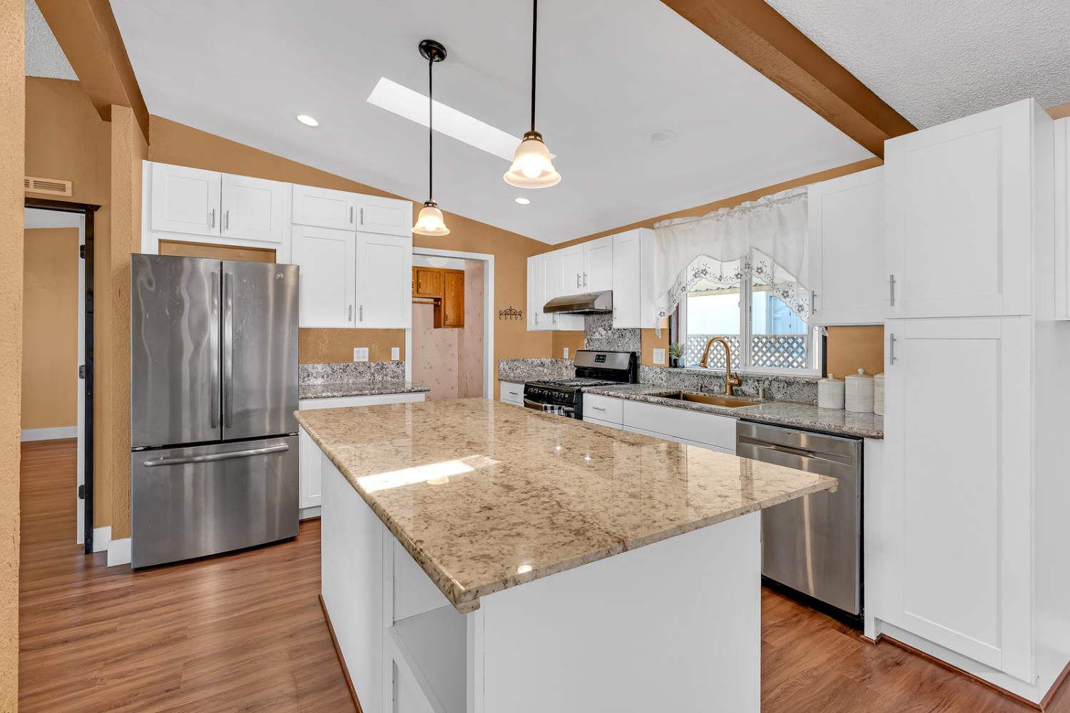 2151 E Pacheco Blvd #63, Los Banos, CA 93635