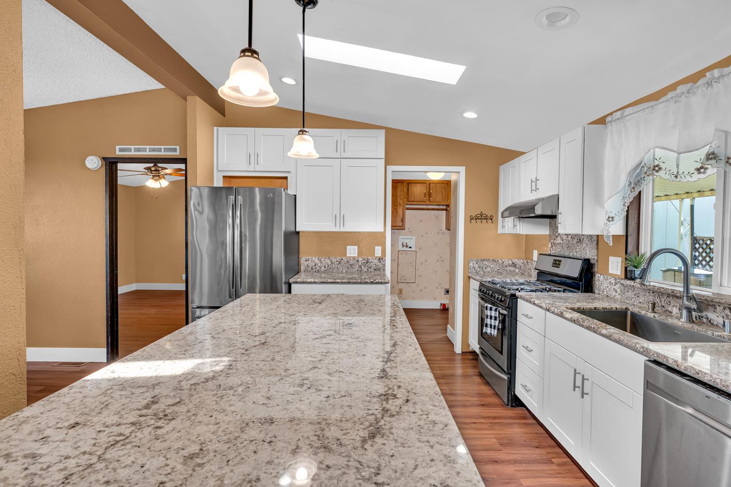 2151 E Pacheco Blvd #63, Los Banos, CA 93635