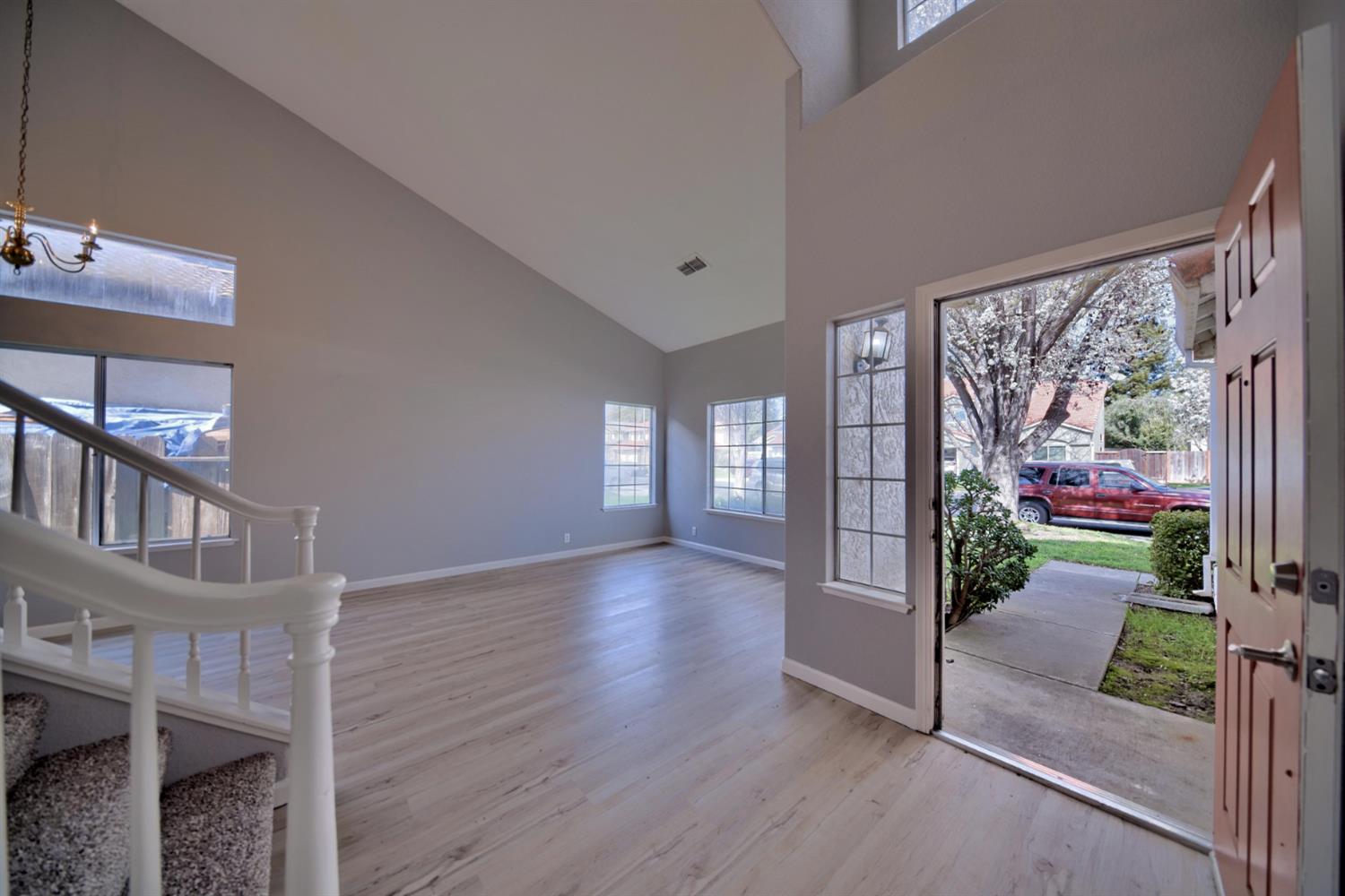 1900 Berryessa Dr, Modesto, CA 95358