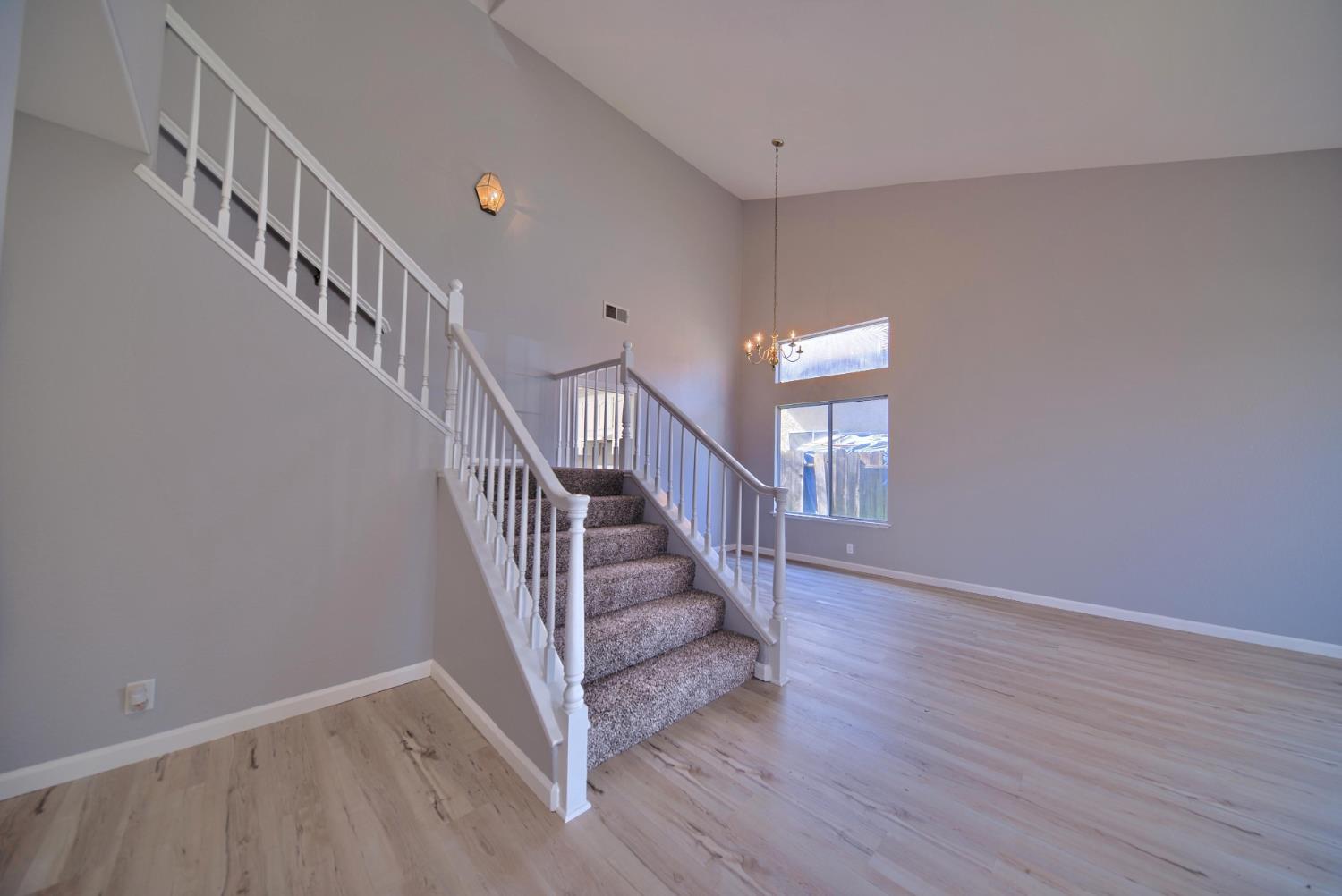 1900 Berryessa Dr, Modesto, CA 95358