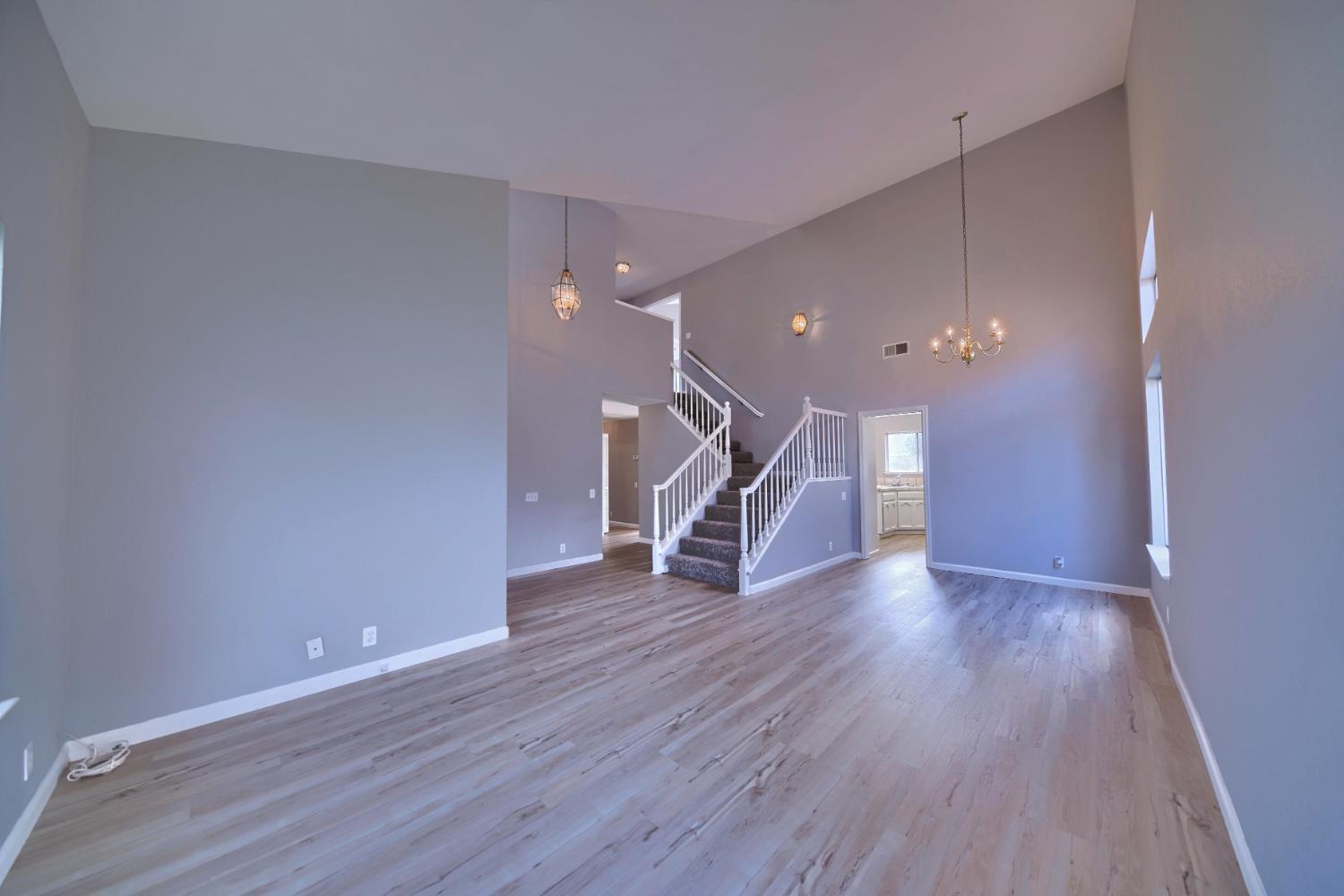 1900 Berryessa Dr, Modesto, CA 95358