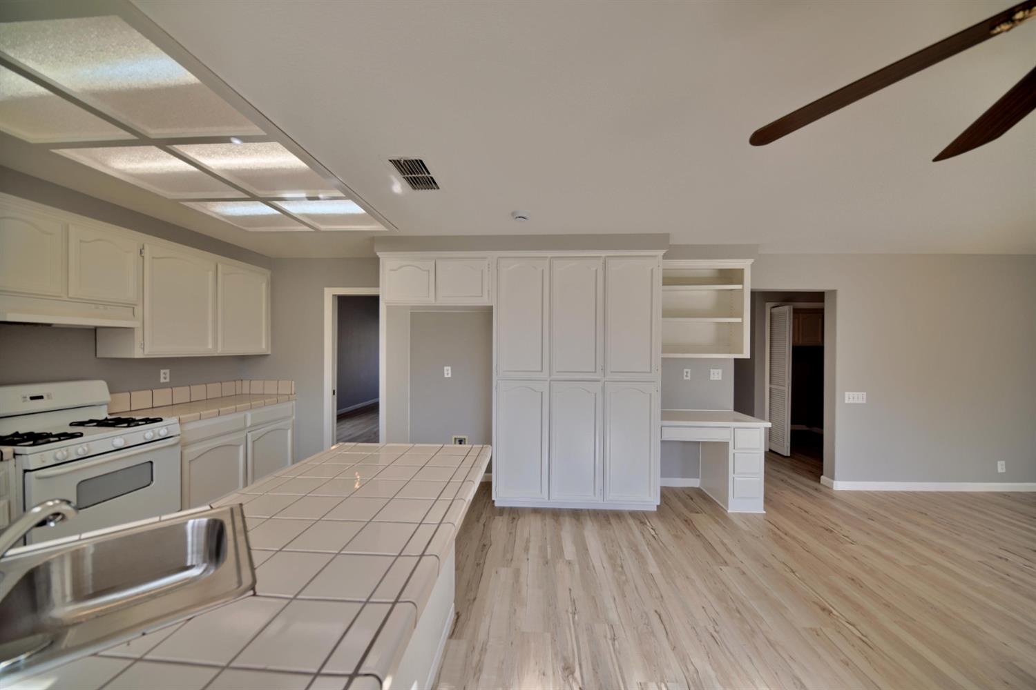 1900 Berryessa Dr, Modesto, CA 95358