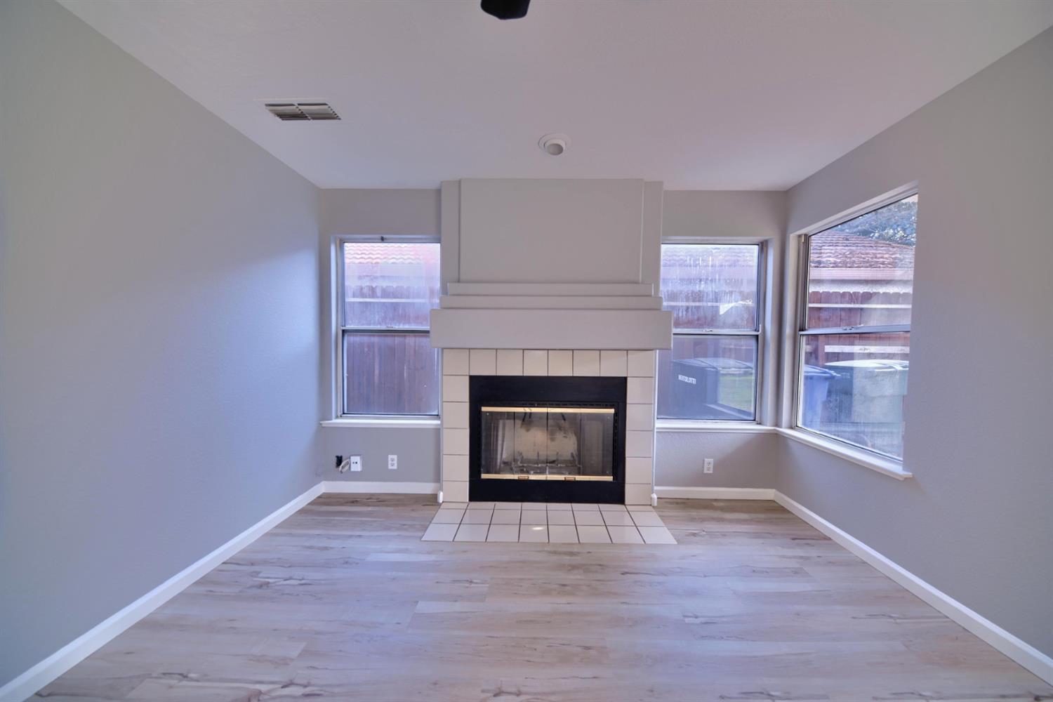 1900 Berryessa Dr, Modesto, CA 95358