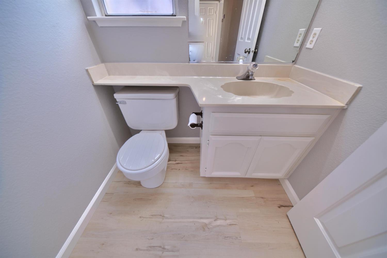 1900 Berryessa Dr, Modesto, CA 95358