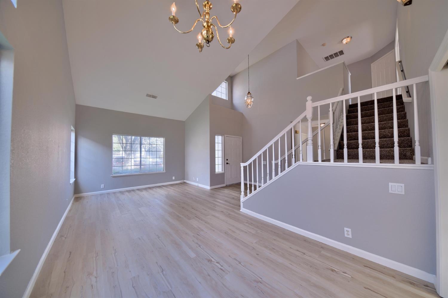 1900 Berryessa Dr, Modesto, CA 95358