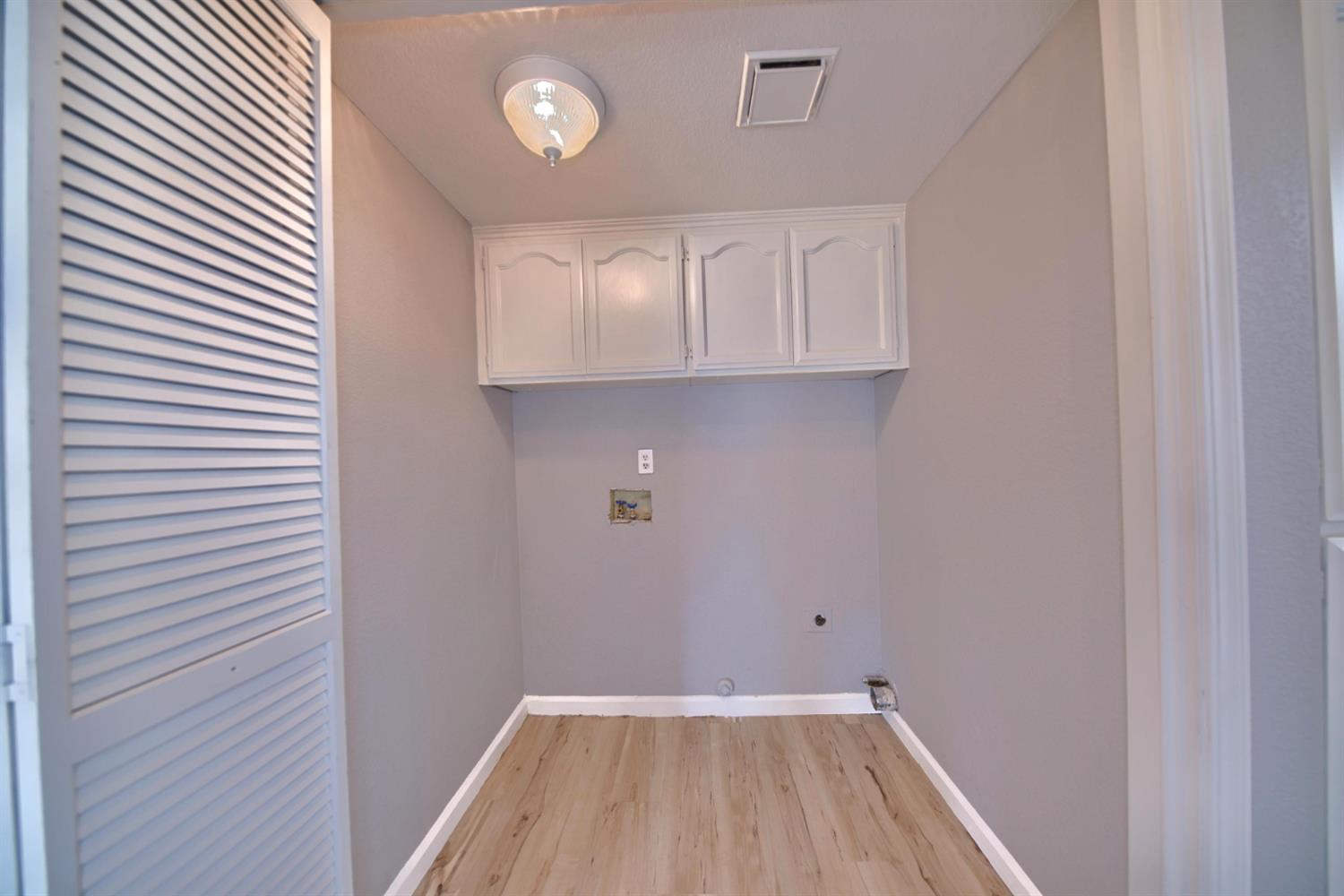 1900 Berryessa Dr, Modesto, CA 95358