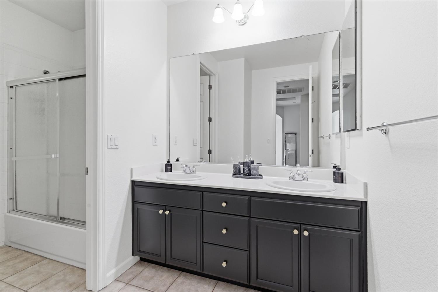 243 John Kamps Way, Ripon, CA 95366