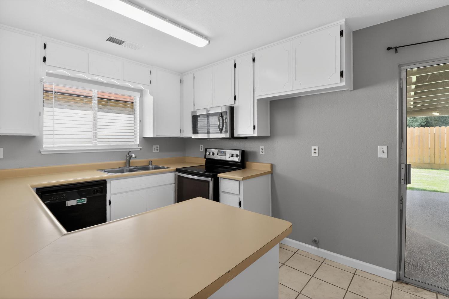 3804 Semallon Dr, Modesto, CA 95356