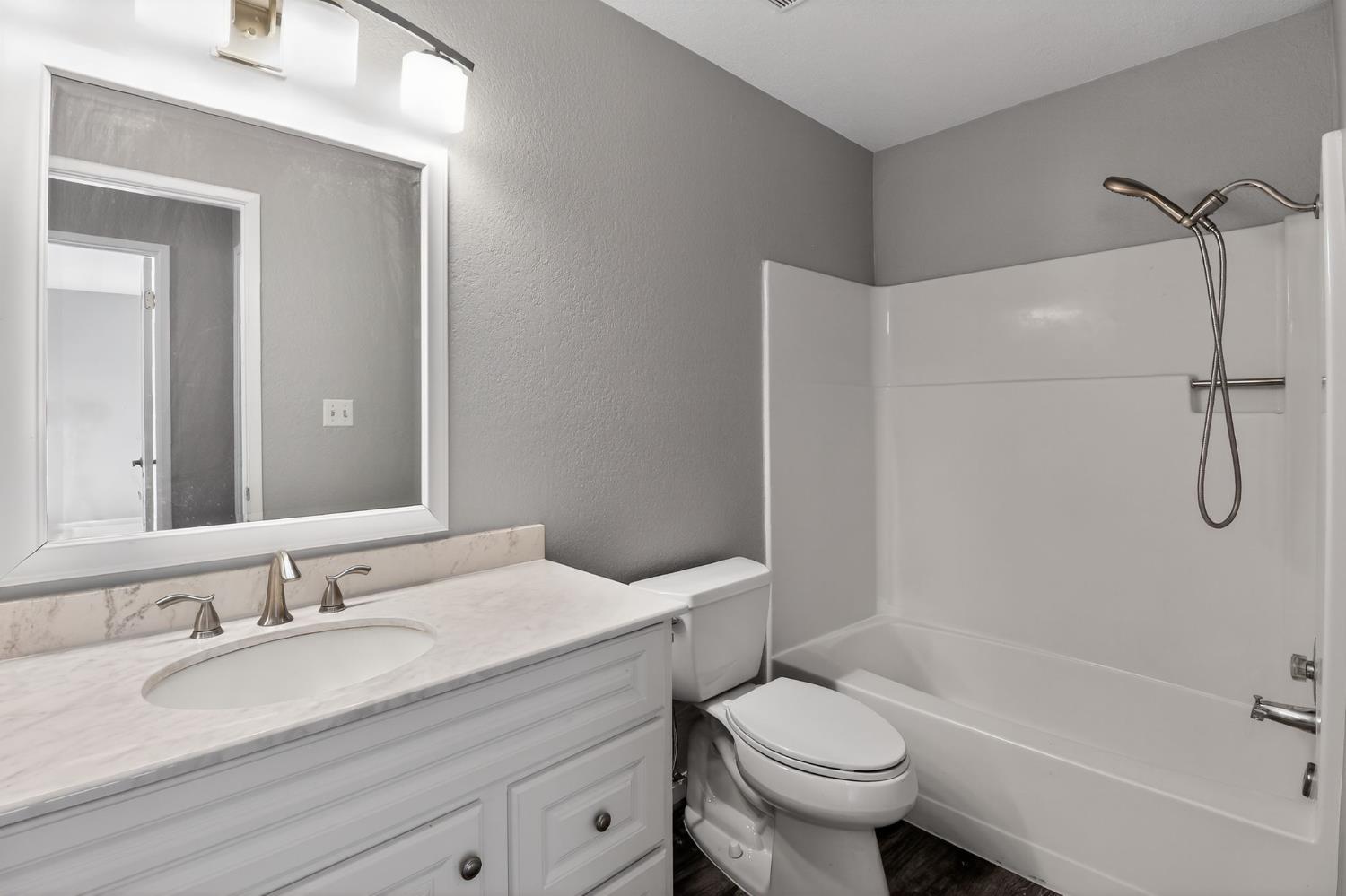 3804 Semallon Dr, Modesto, CA 95356