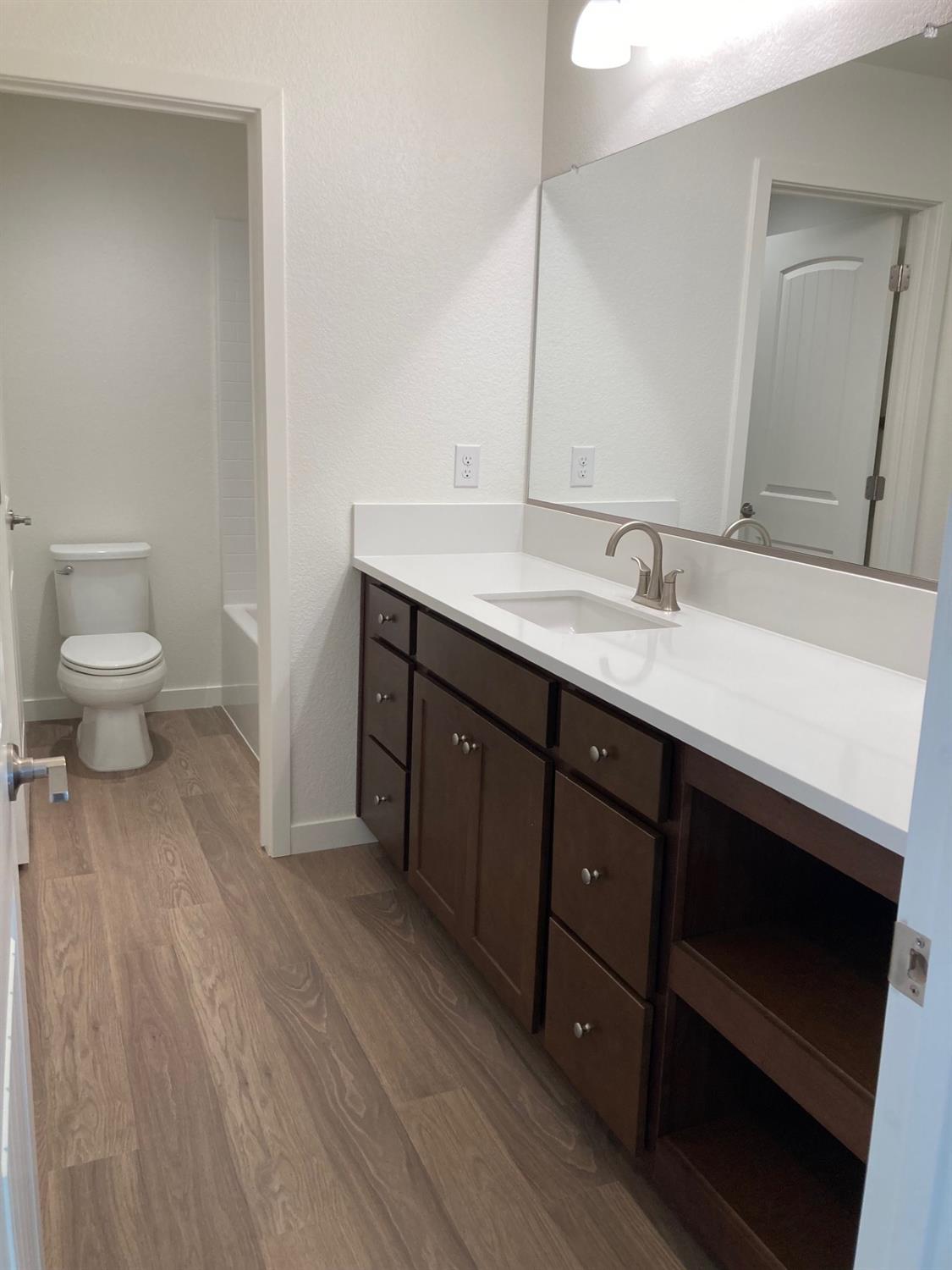 1705 Granite Blvd, Los Banos, CA 93635