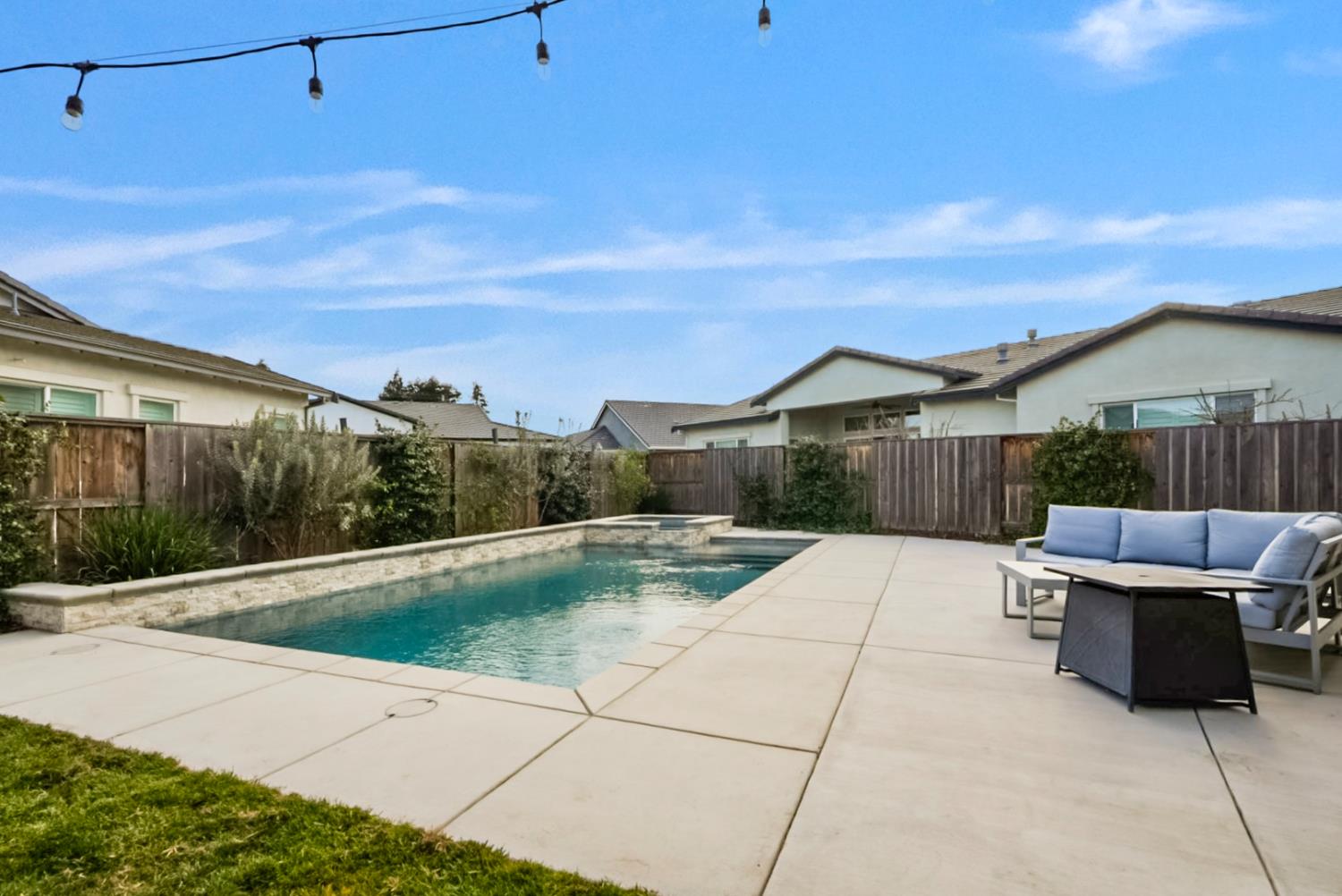 2513 Feathermint Ln, Turlock, CA 95382