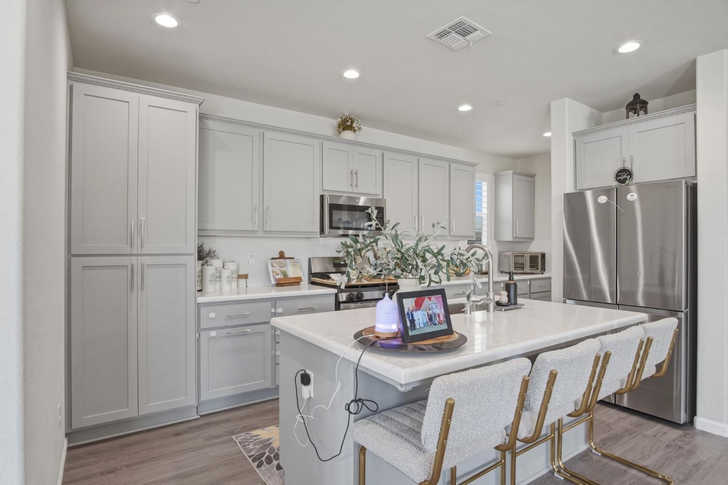 4344 Icon Ave, Modesto, CA 95356