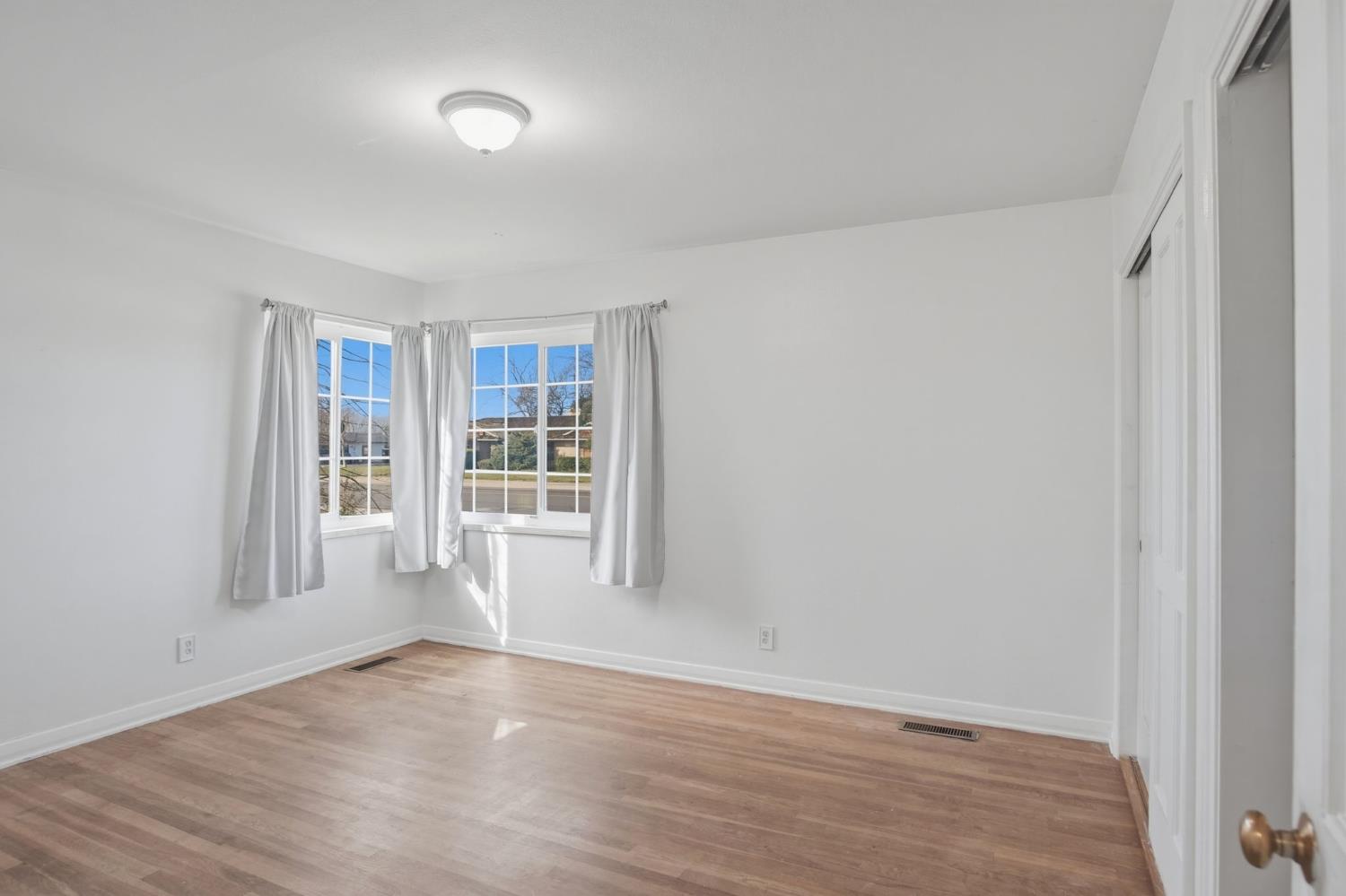 1301 E Blossom St, Dos Palos, CA 93620