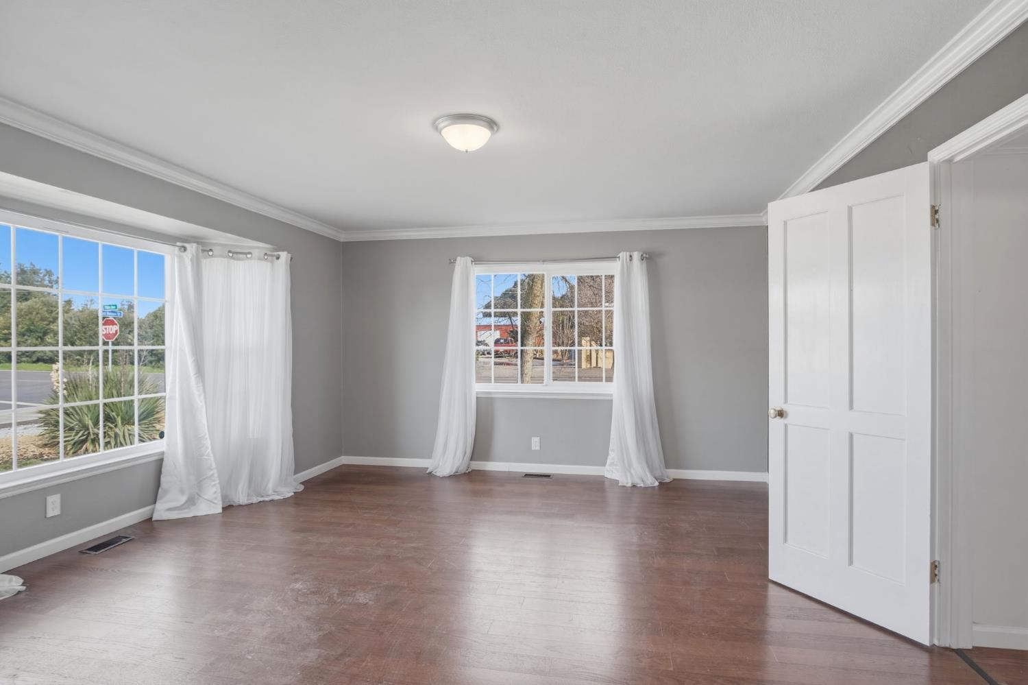 1301 E Blossom St, Dos Palos, CA 93620