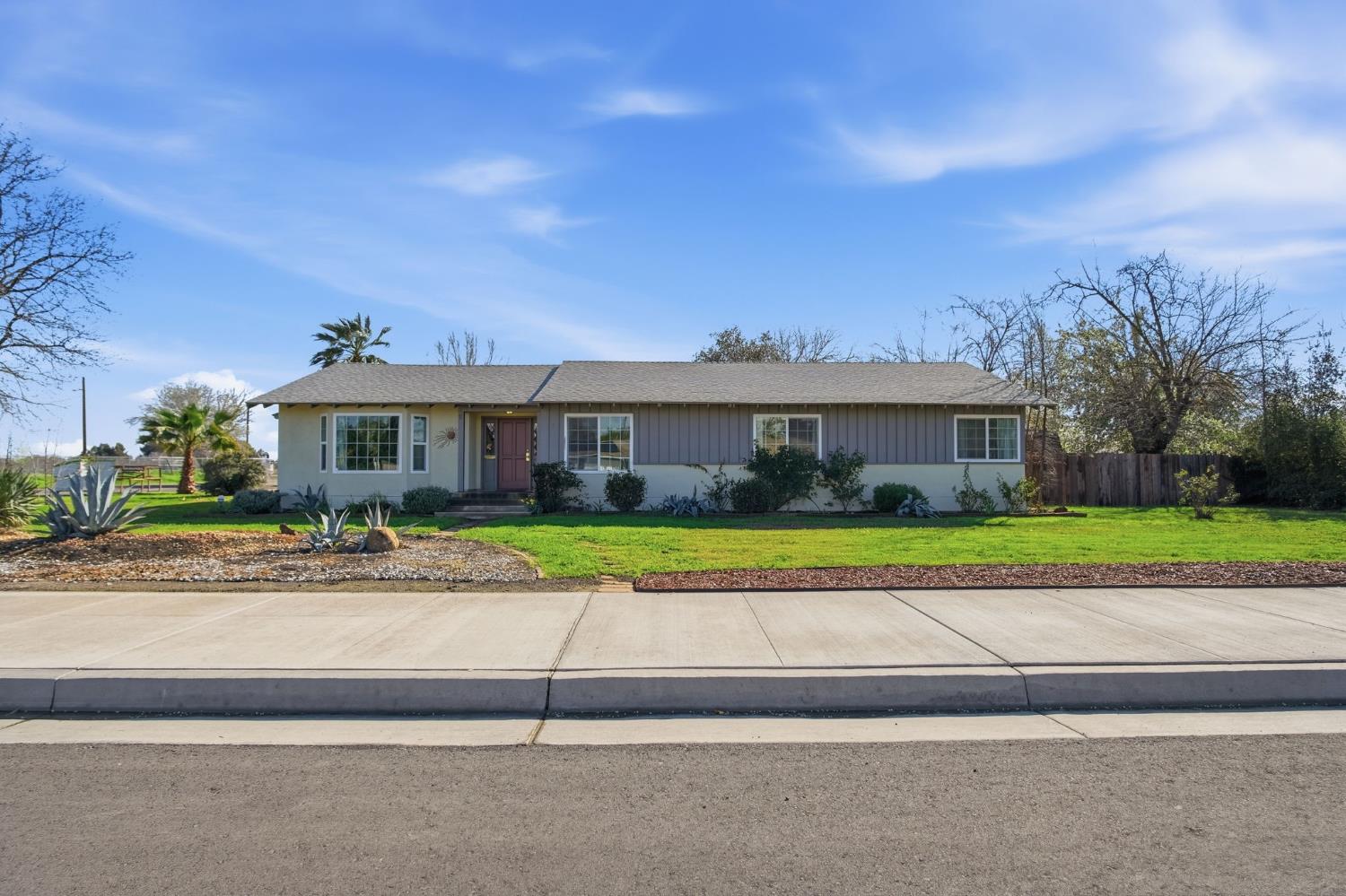 1301 E Blossom St, Dos Palos, CA 93620
