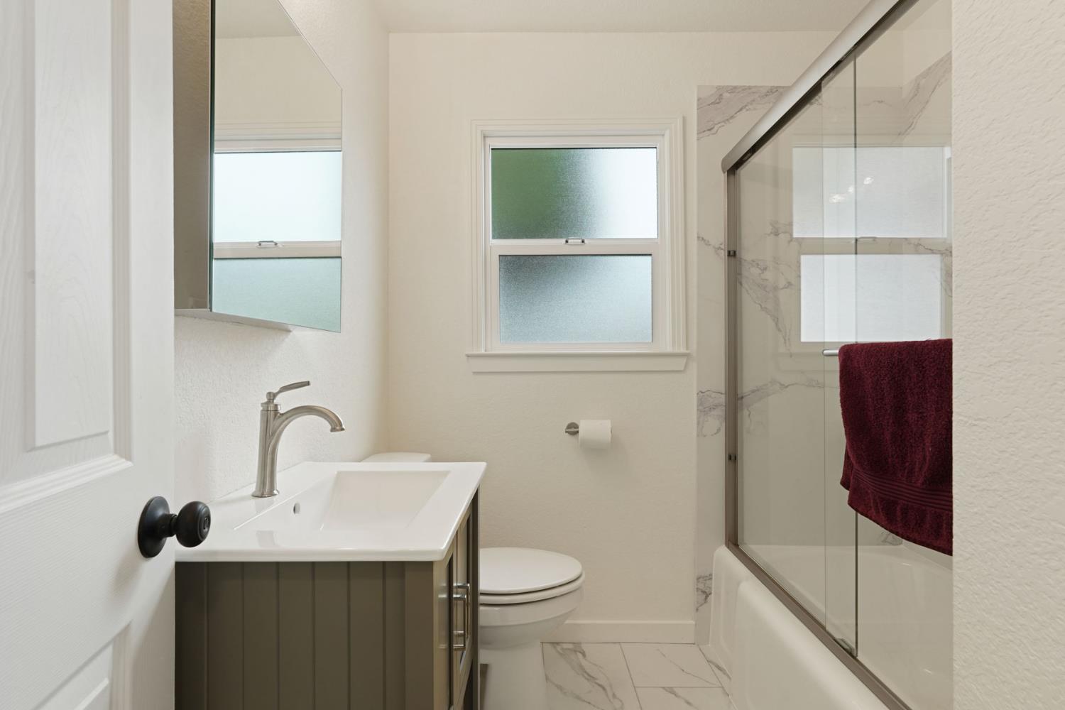 535 Fir St, Manteca, CA 95336