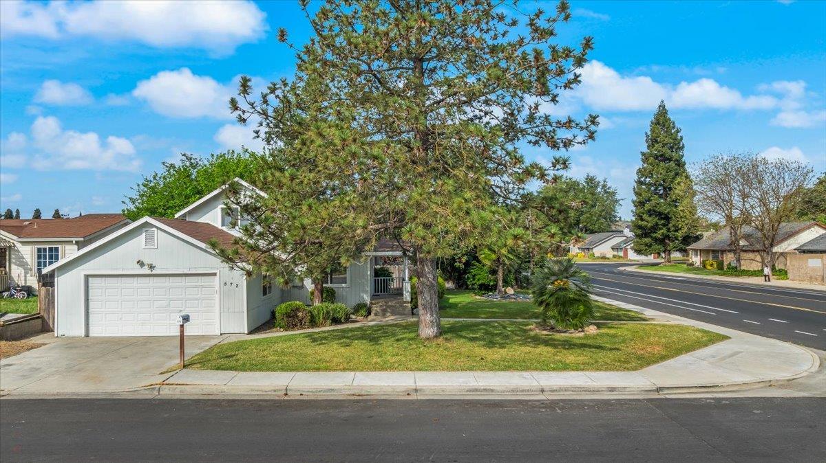 572 Pedersen Rd, Oakdale, CA 95361