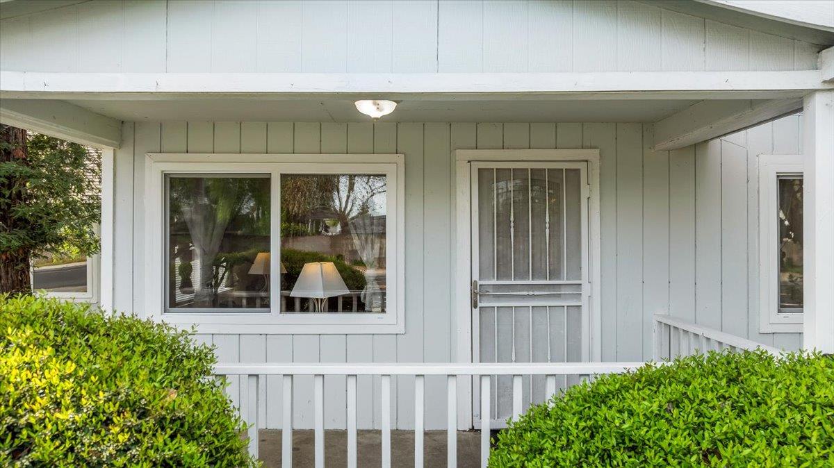 572 Pedersen Rd, Oakdale, CA 95361