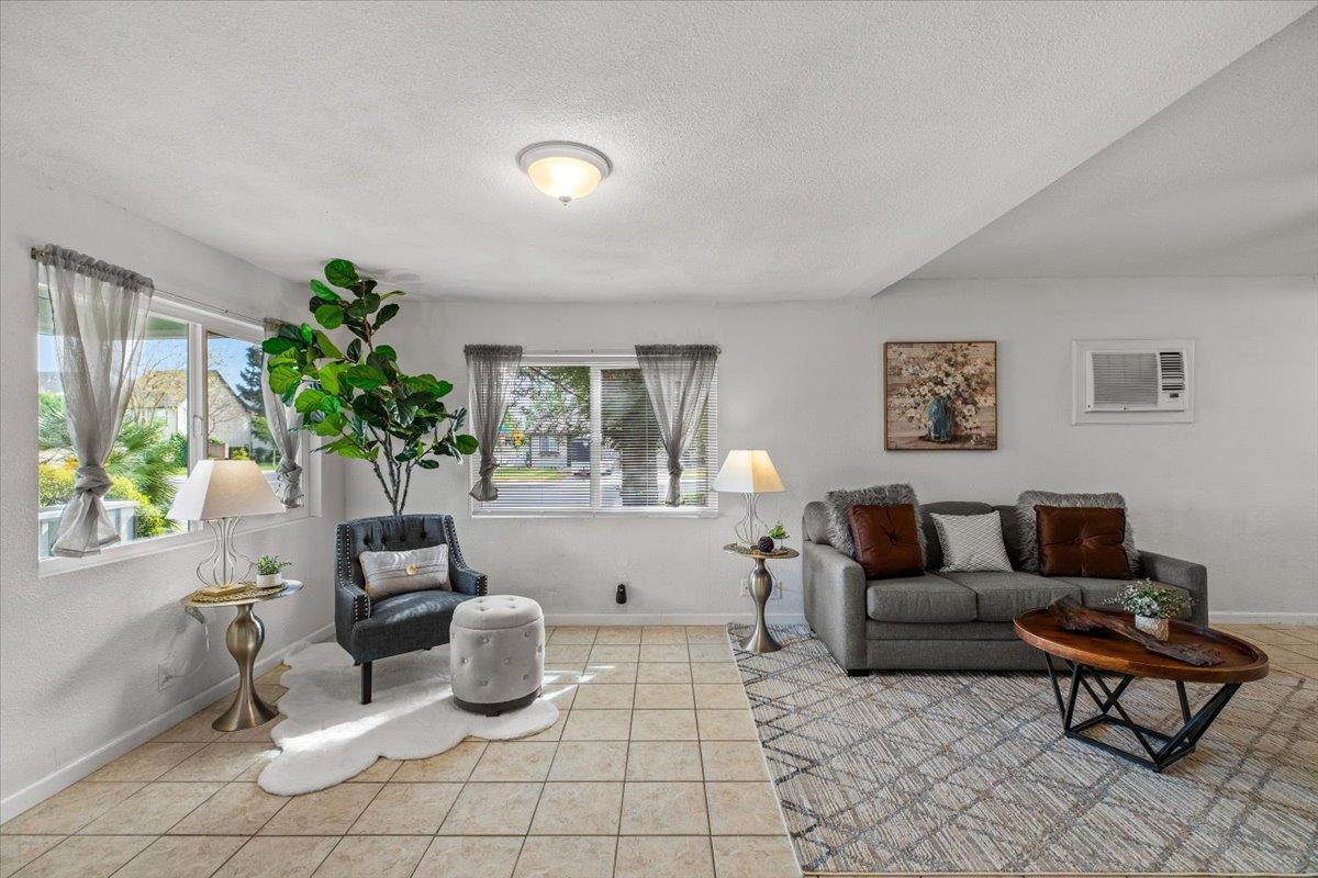 572 Pedersen Rd, Oakdale, CA 95361