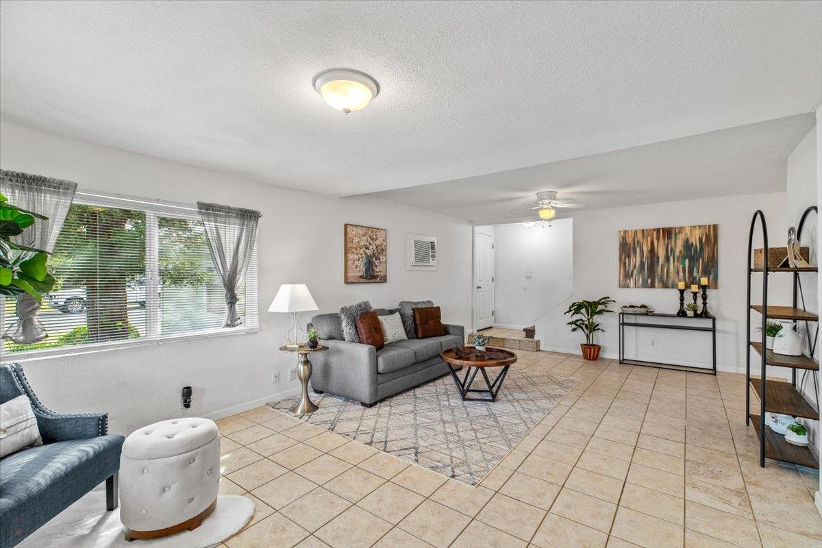 572 Pedersen Rd, Oakdale, CA 95361