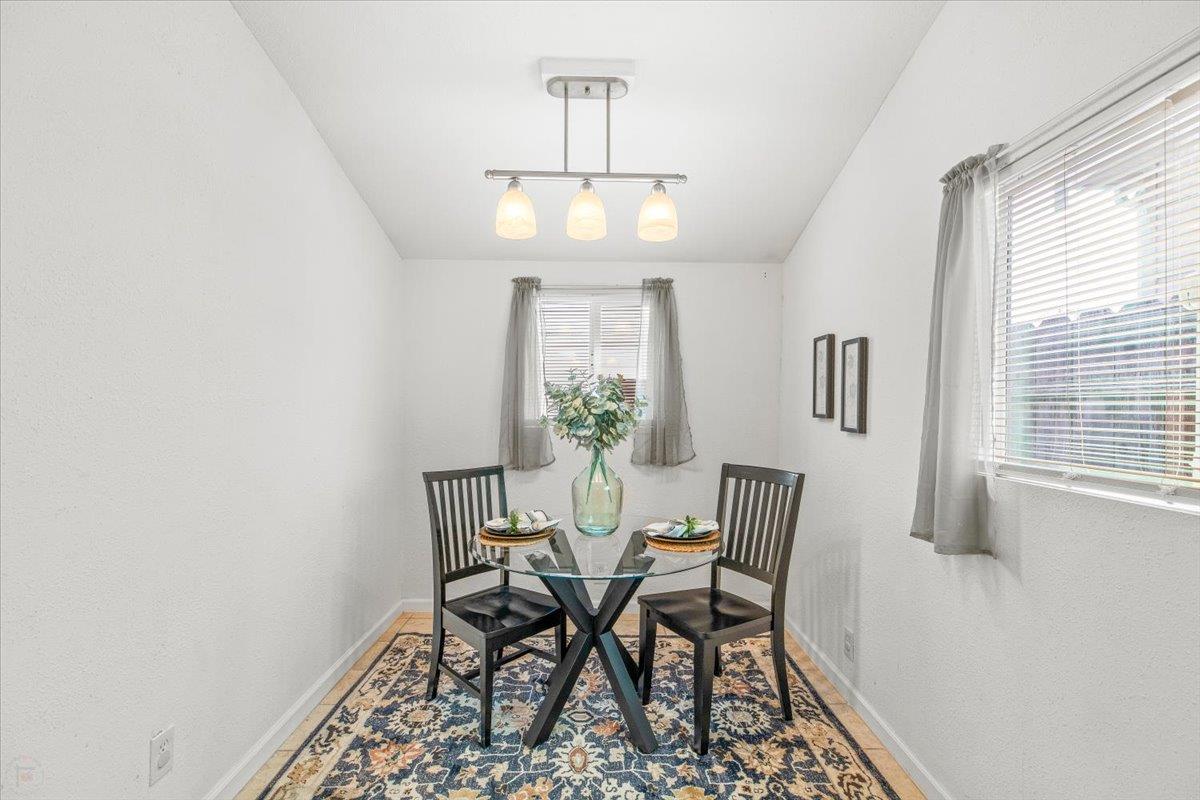 572 Pedersen Rd, Oakdale, CA 95361