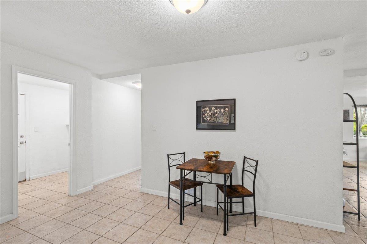 572 Pedersen Rd, Oakdale, CA 95361