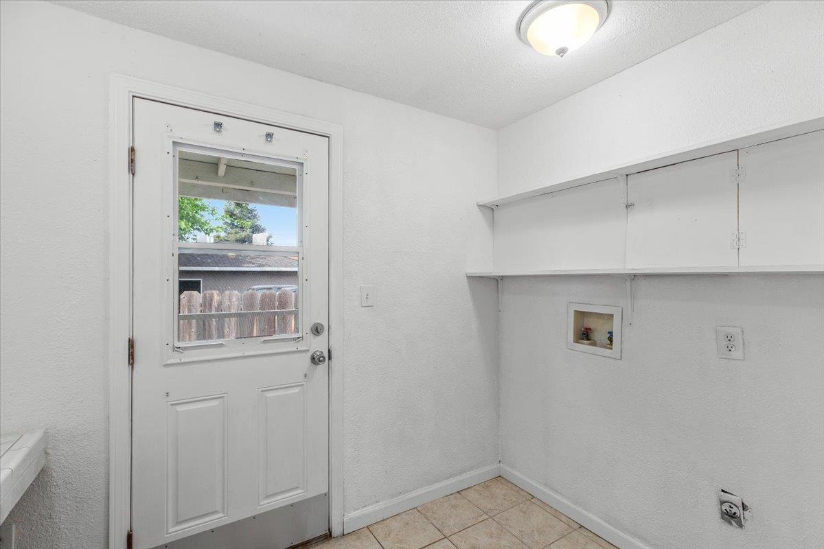 572 Pedersen Rd, Oakdale, CA 95361