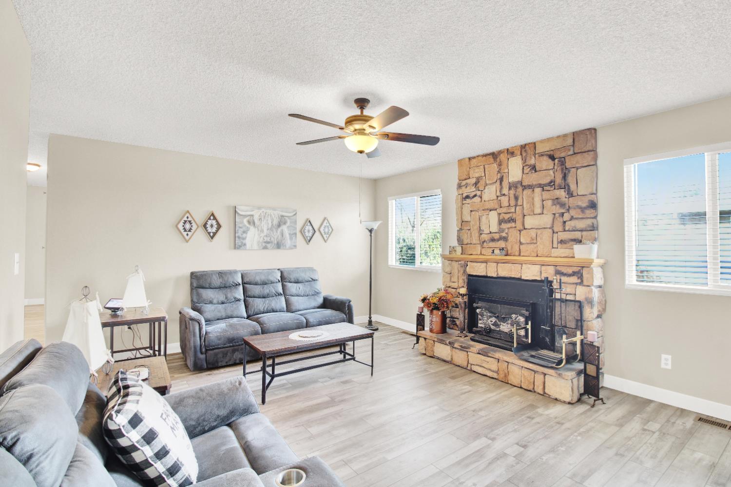 1805 Kienitz Ave, Modesto, CA 95355