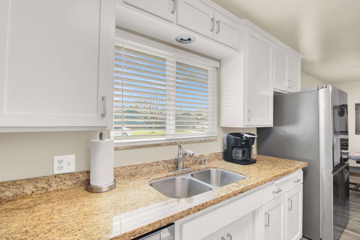 1805 Kienitz Ave, Modesto, CA 95355