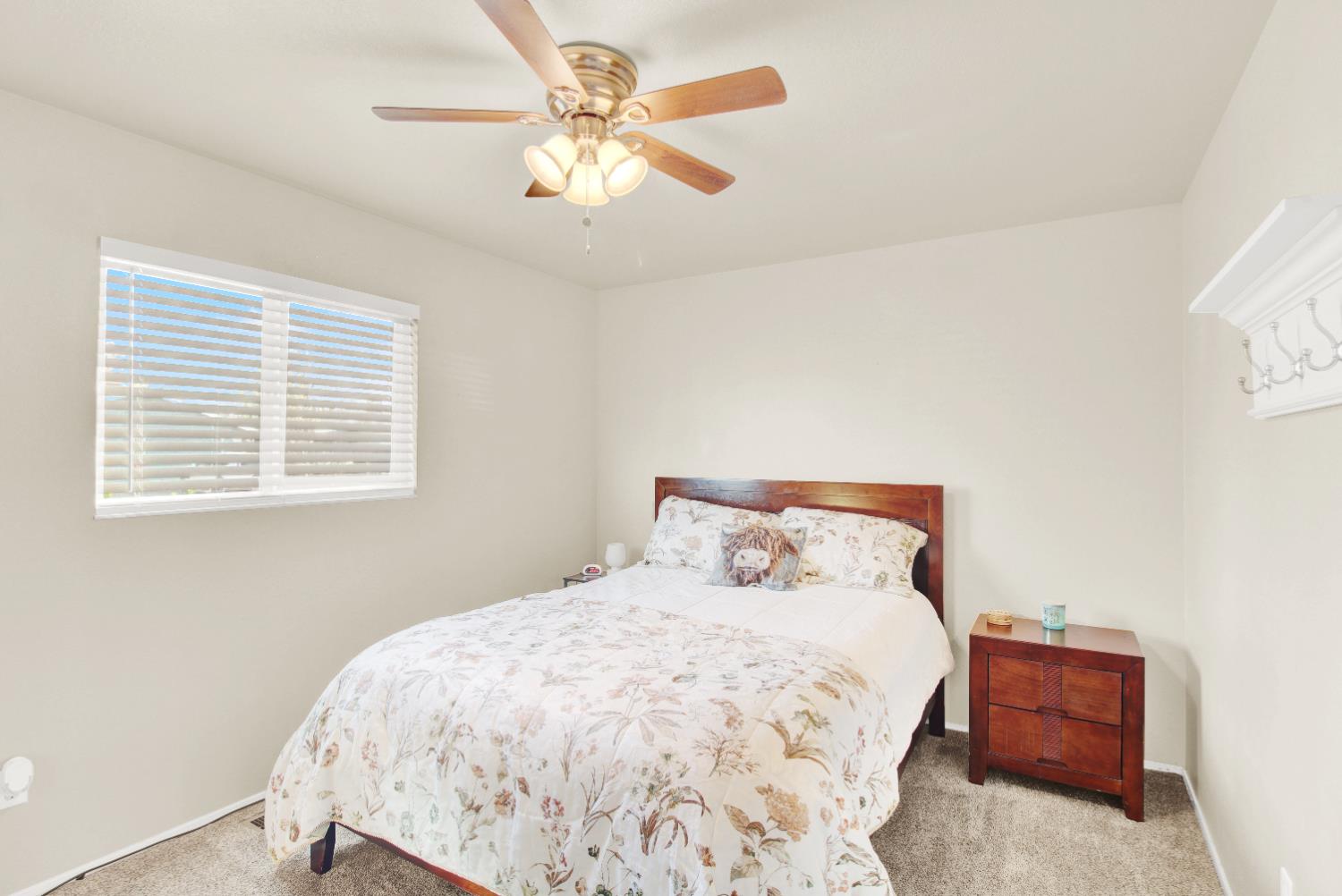 1805 Kienitz Ave, Modesto, CA 95355