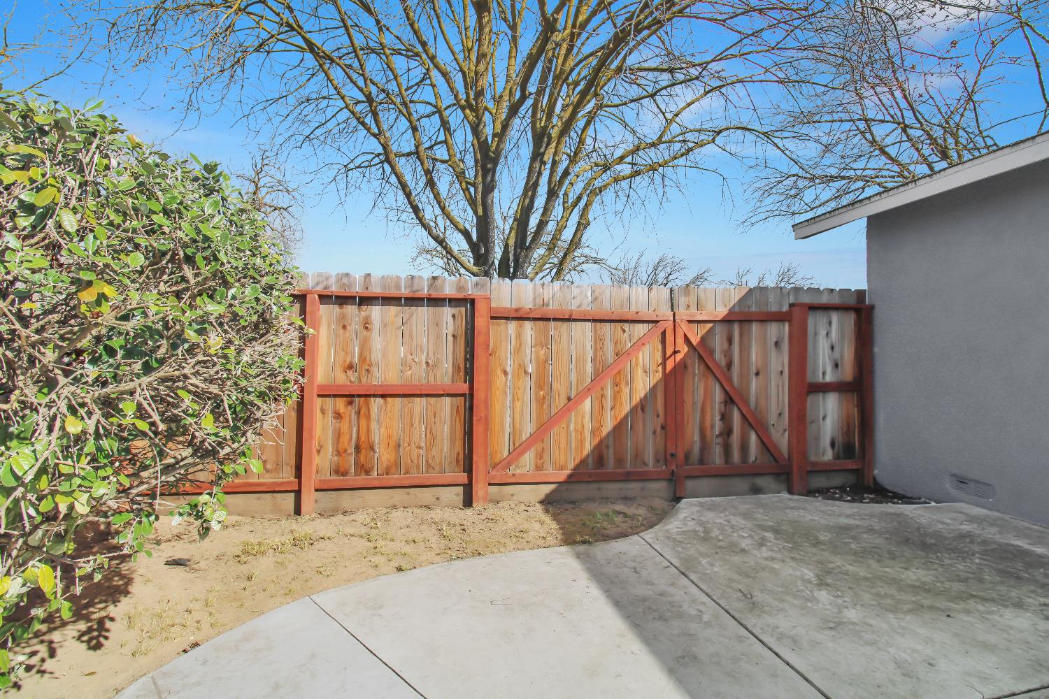 1805 Kienitz Ave, Modesto, CA 95355