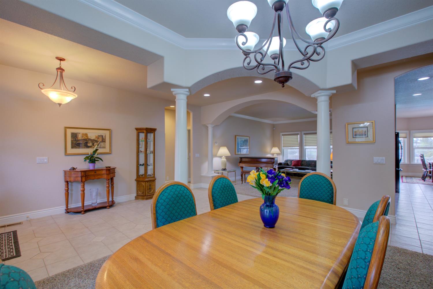 18413 Sycamore Ave, Patterson, CA 95363