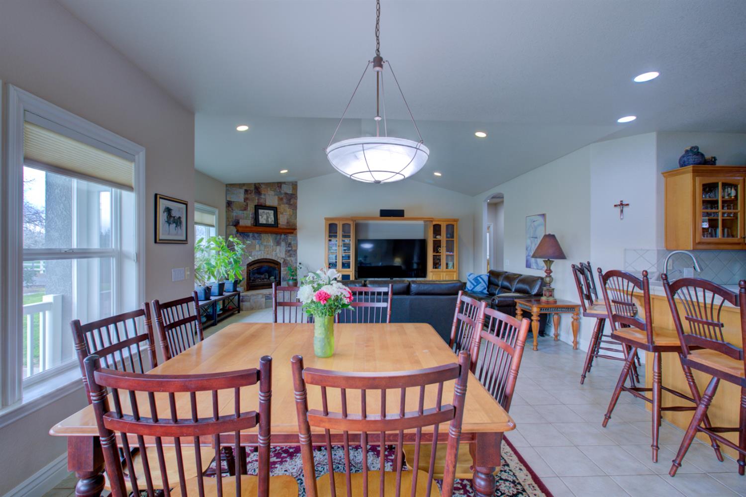 18413 Sycamore Ave, Patterson, CA 95363