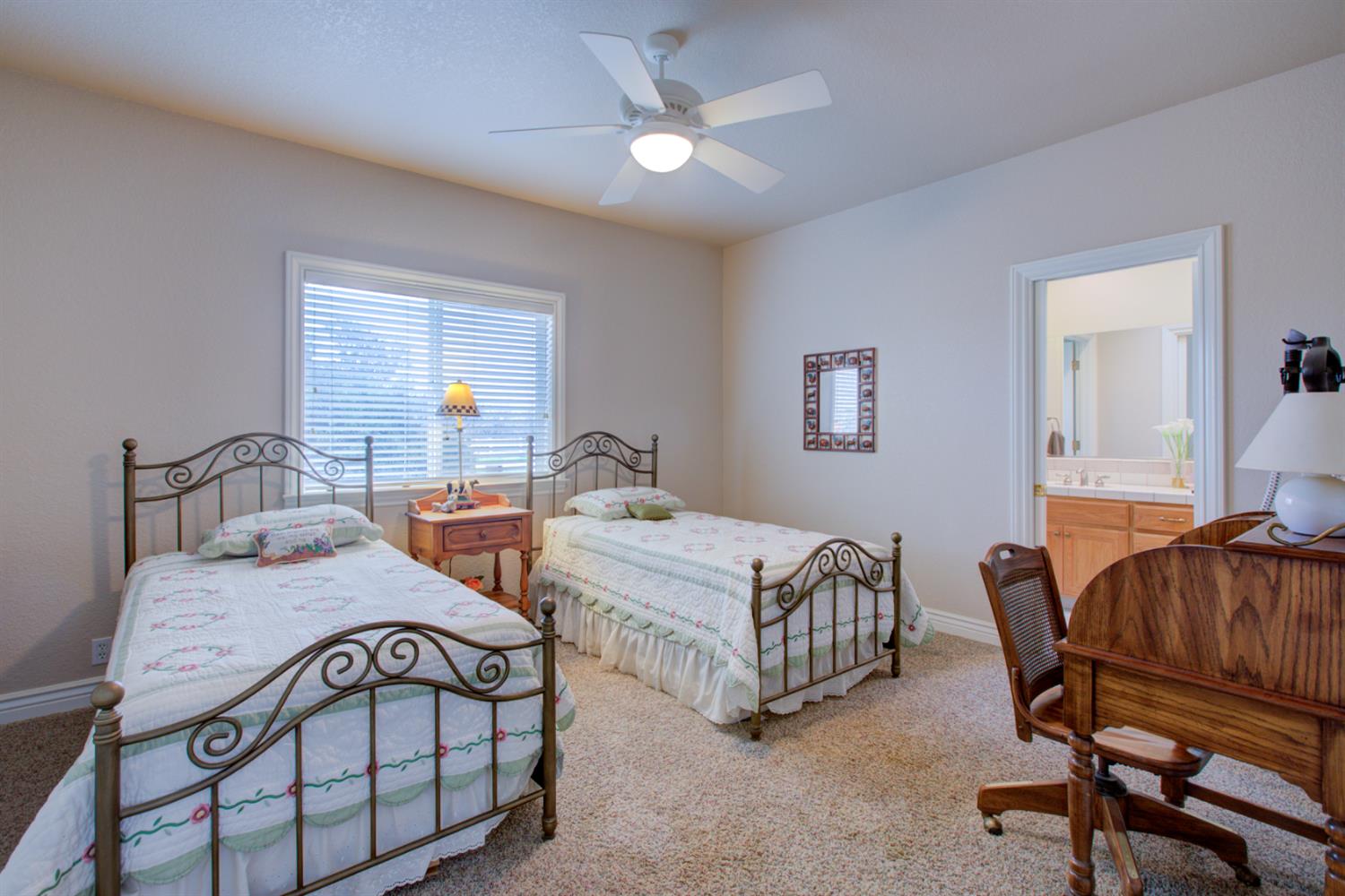 18413 Sycamore Ave, Patterson, CA 95363