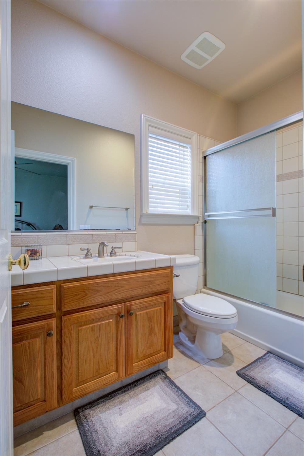 18413 Sycamore Ave, Patterson, CA 95363