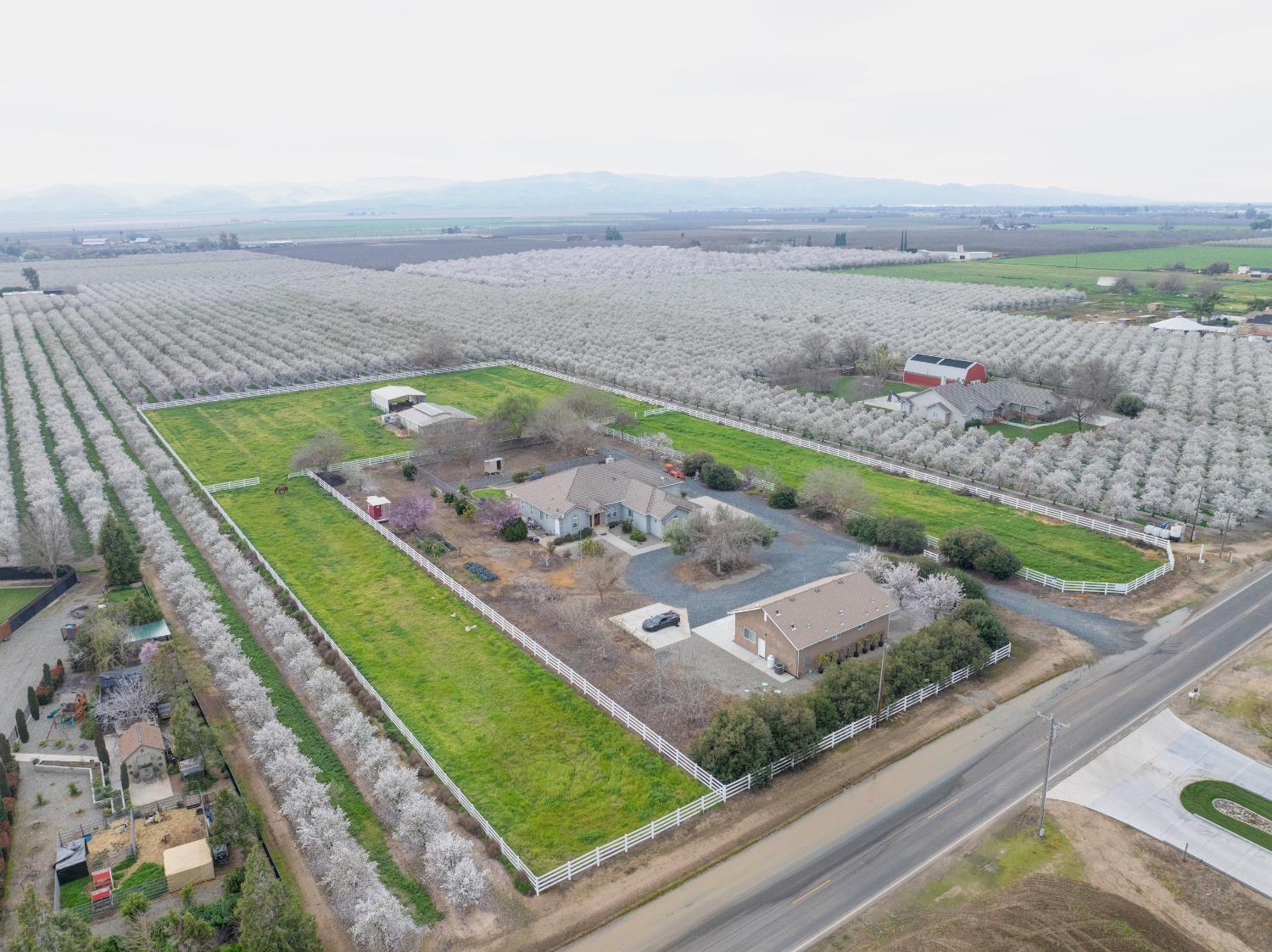 18413 Sycamore Ave, Patterson, CA 95363