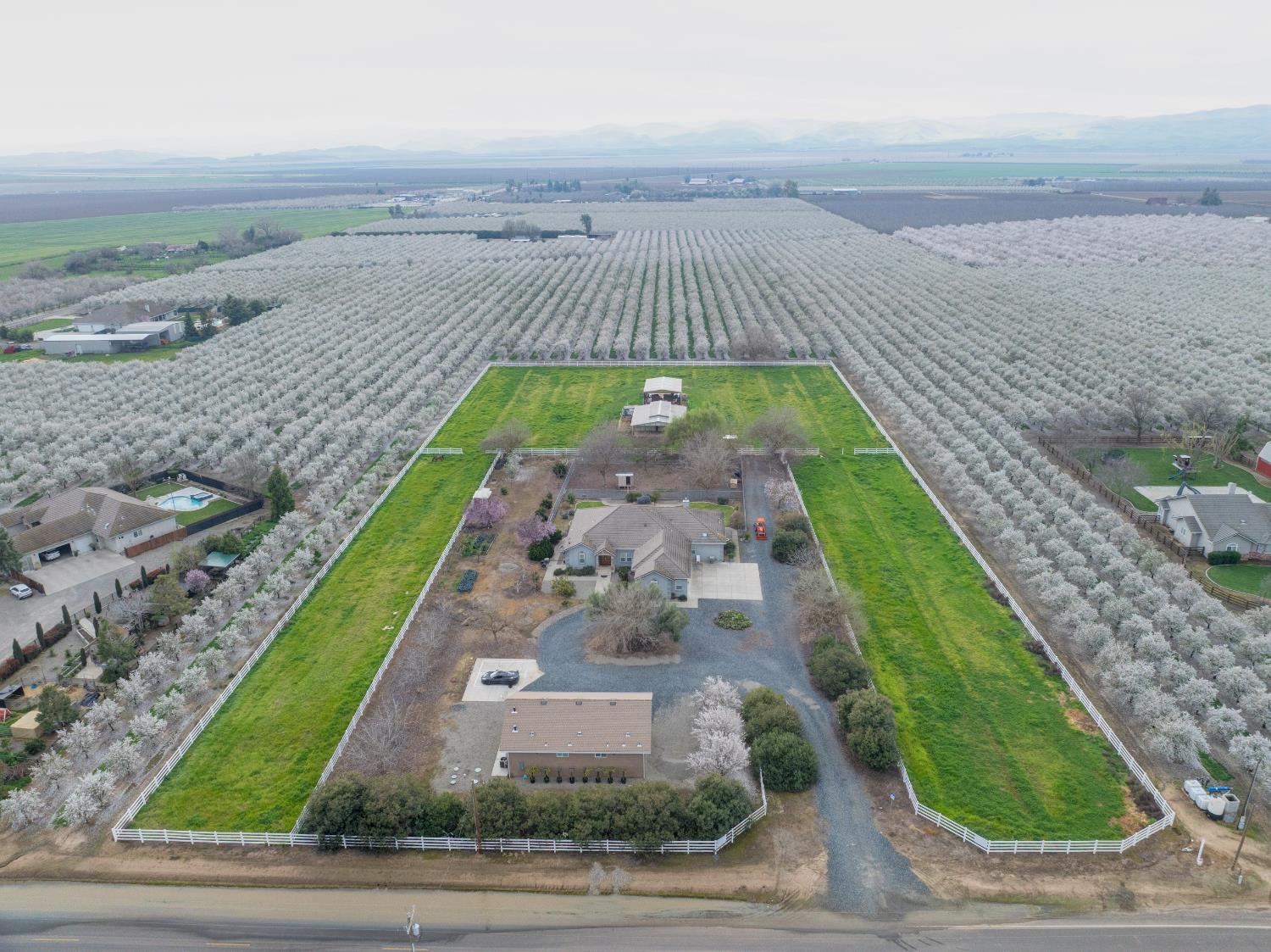 18413 Sycamore Ave, Patterson, CA 95363