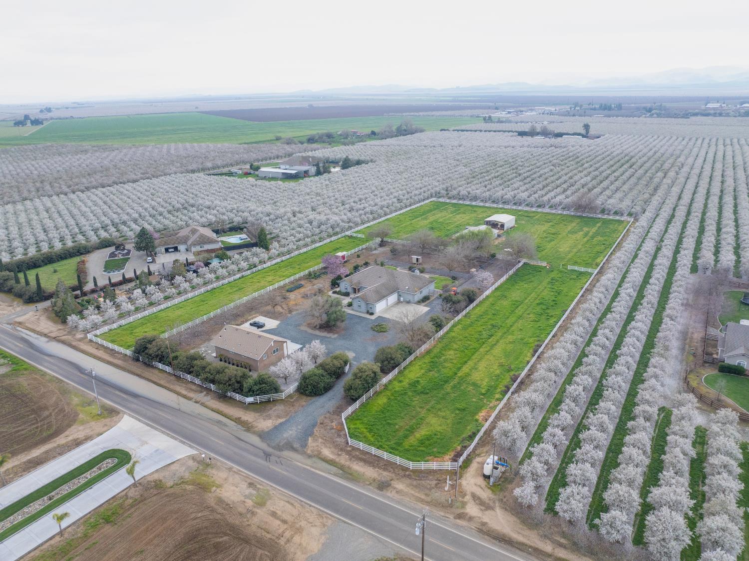 18413 Sycamore Ave, Patterson, CA 95363