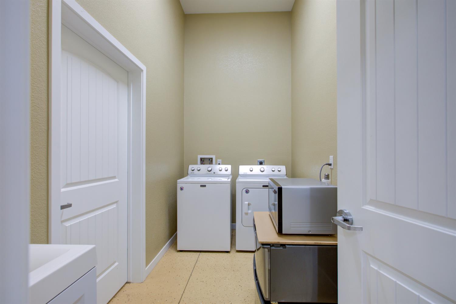 18413 Sycamore Ave, Patterson, CA 95363