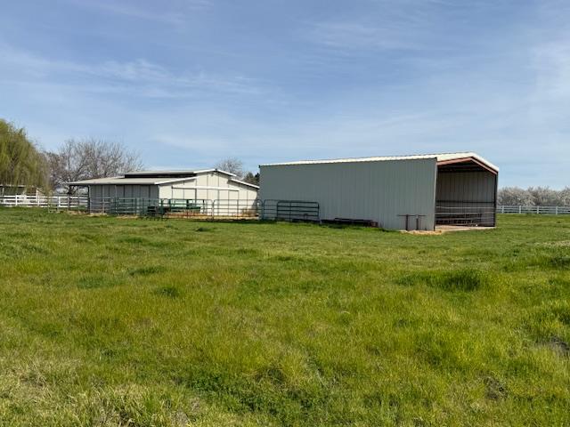 18413 Sycamore Ave, Patterson, CA 95363