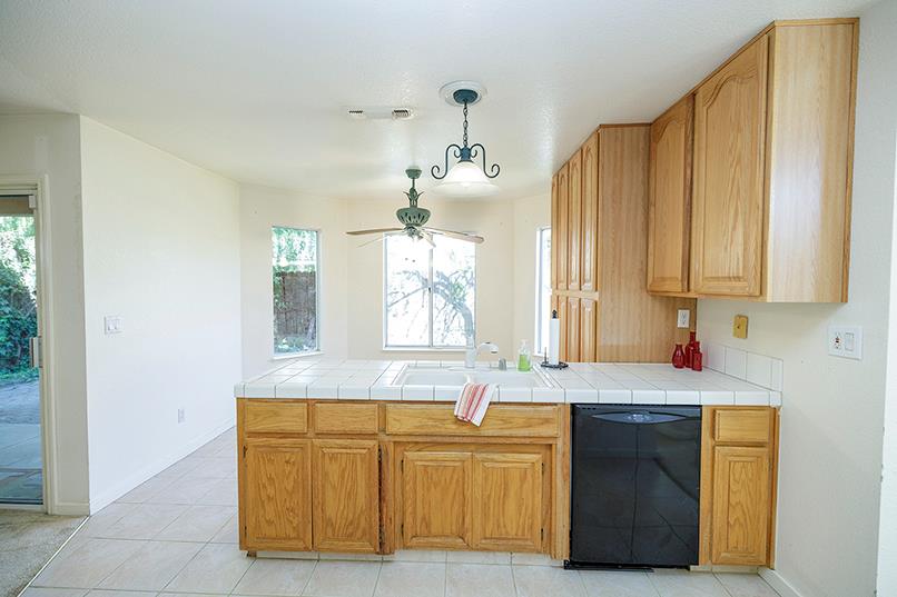 3705 Dillingham Ave, Modesto, CA 95357