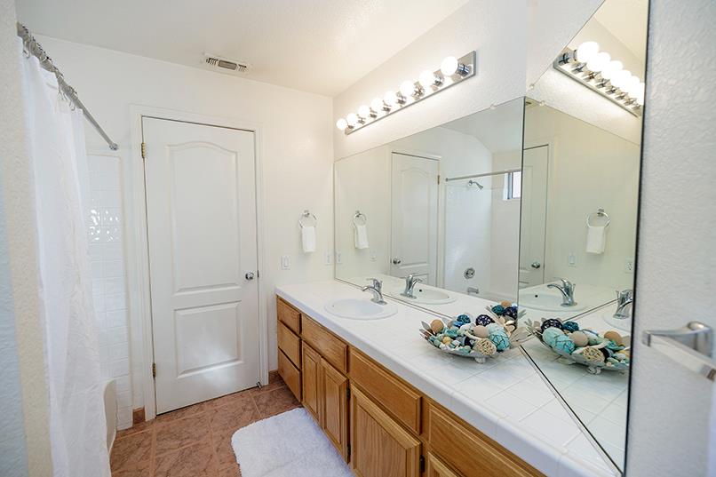 3705 Dillingham Ave, Modesto, CA 95357