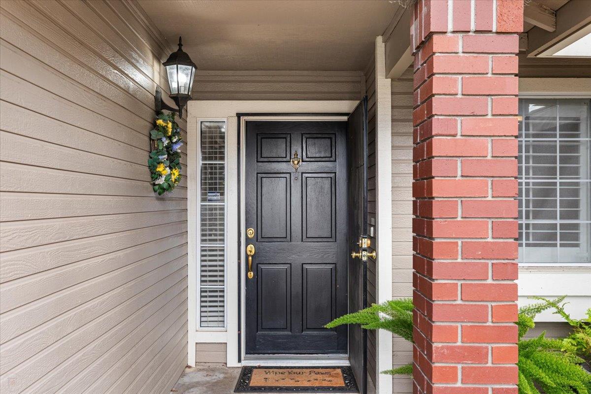 225 Fullerton Dr, Turlock, CA 95382