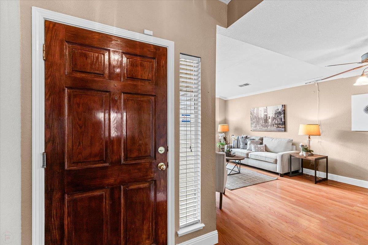 225 Fullerton Dr, Turlock, CA 95382