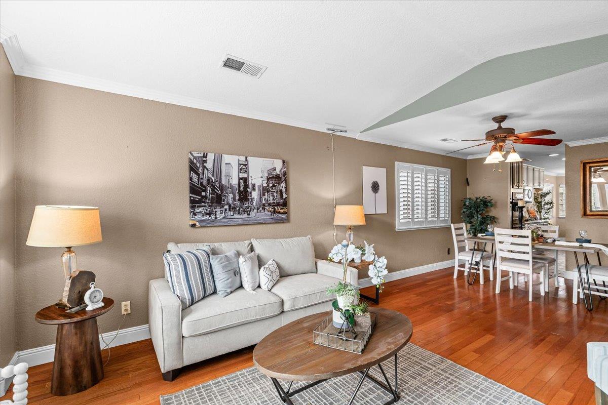 225 Fullerton Dr, Turlock, CA 95382